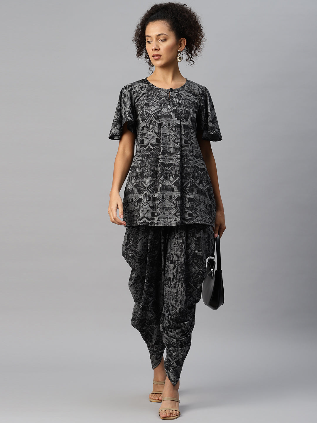 Cottinfab Women Abstract Printed Tunic with Dhoti