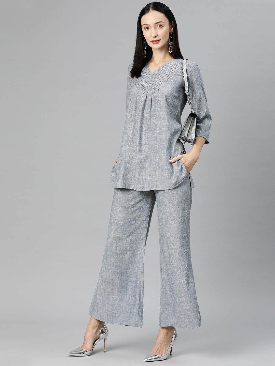 Cottinfab Women Solid Top with Palazzos