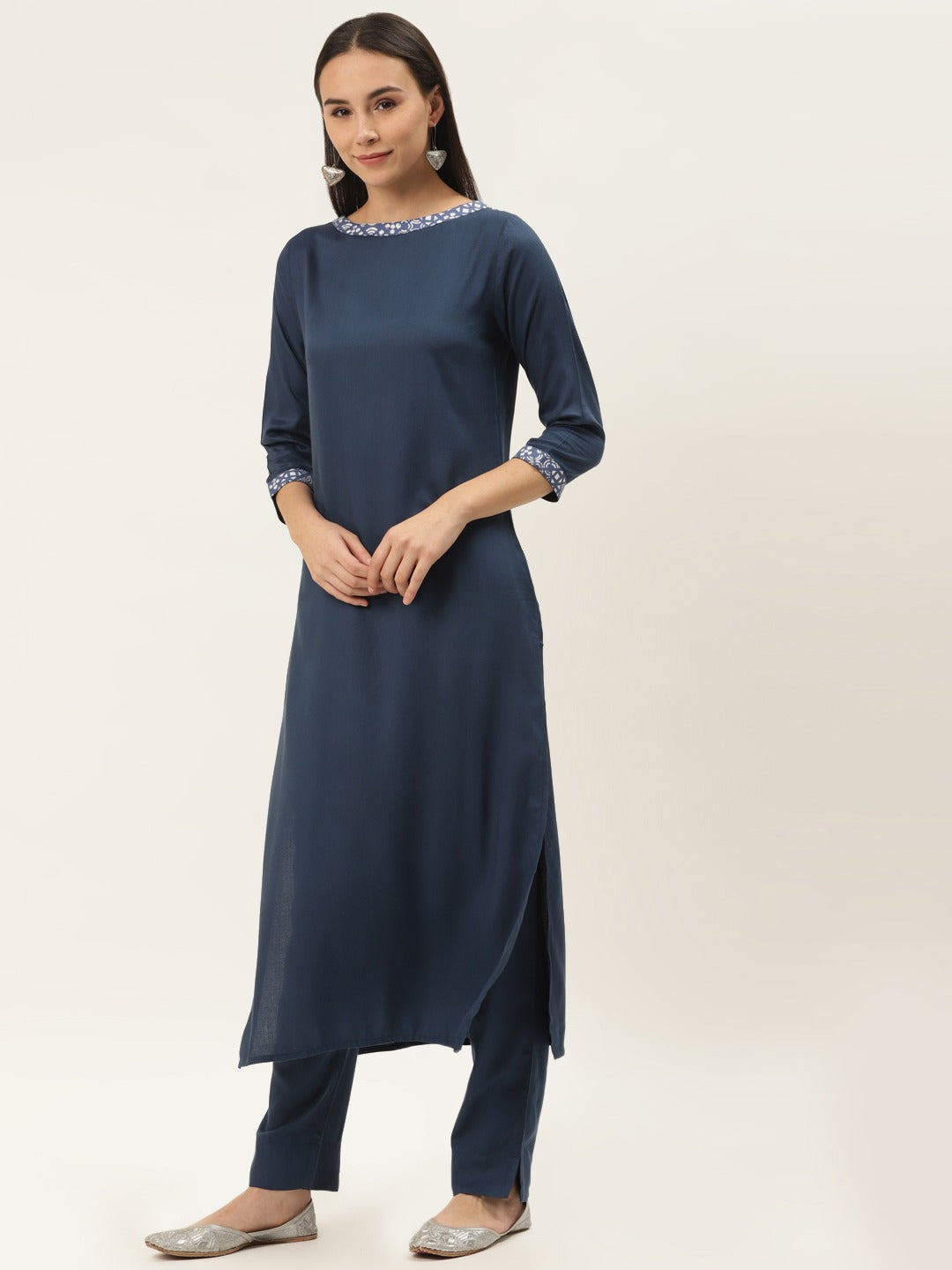 Cottinfab Women Navy Blue Solid Kurta with Trousers & Dupatta